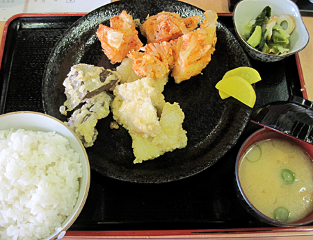 みなと食堂　卸売市場でいただく広島のB級グルメ「ホルモン天ぷら」！（広島市西区草津港・広島市中央卸売市場）