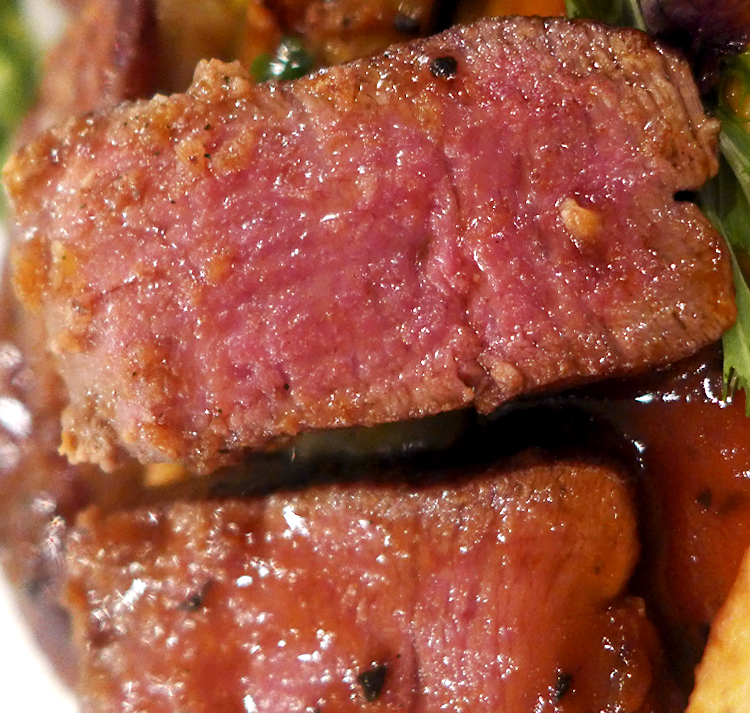 ルペール　広島で唯一、日本最高の熟成肉「中勢以」牛を味わえるカウンターフレンチ（広島市中区流川、カサブランカビル）