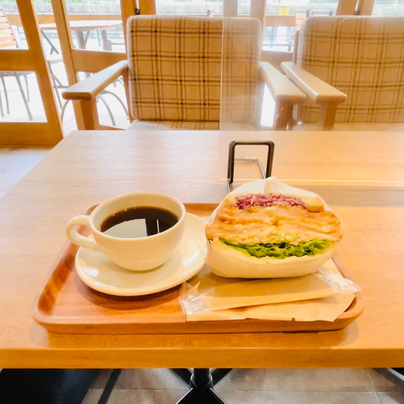 カフェ トライノ サンドイッチ　街中なのに駐車場があって便利　広島市中区東千田町